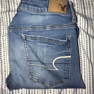 American Eagle Low Rise Medium Wash Jeans